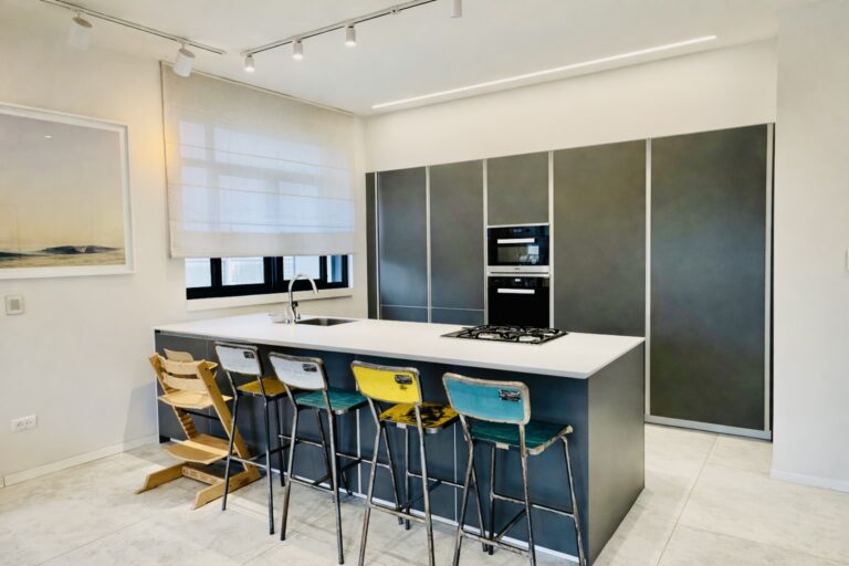 0B19A5E4-3F4B-480F-8B6A-92871C9039C6