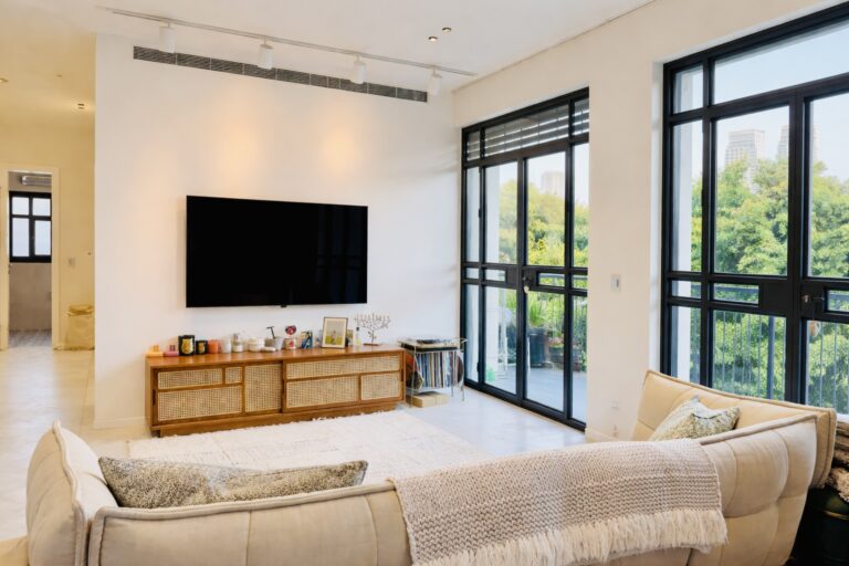 8C48C7C6-CFD4-4F55-BE51-B37FCFAC59F6