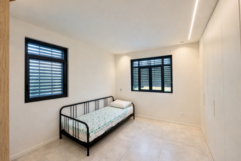 F32B3B08-48AE-435D-B423-2BDA23E343F5